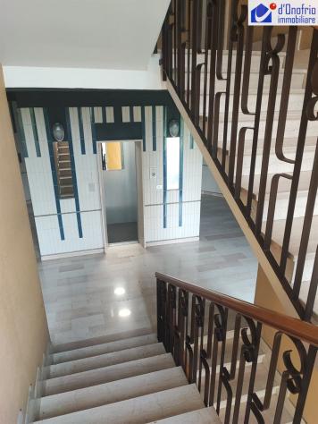 VENDESI APPARTAMENTO VIA PIRANDELLO , PRIMO PIANO, DOPPI BALCONI - Foto 4