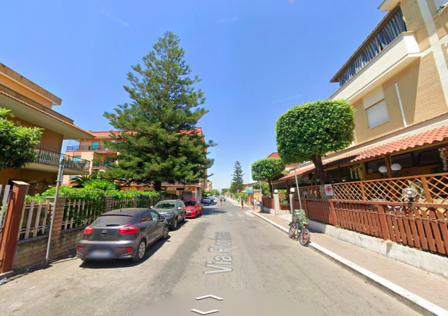 FIUMICINO BILOCALE ARREDATO CON BALCONE