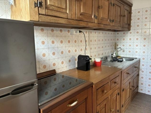 SPLENDIDO TRILOCALE CON DUE BAGNI, CUCININO, AMPIO SOGGIORNO, RIPOSTIGLIO, GARAGE, OTTIMA POSIZIONE. - Foto 9