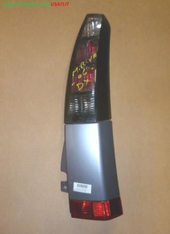 FANALE POST.D.(dal 01/2006) PARABOLA NERA OPEL MERIVA (X03) 1.6 / 1.8 / 1.7 CDTI  Parti elettriche  Fanaleria  Fanali  Fanale post. sx. OPEL - MERIVA