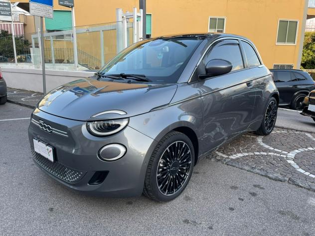 Fiat 500 500e Berlina 42 kWh La Prima