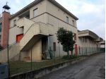 Levate capannone con appartamento