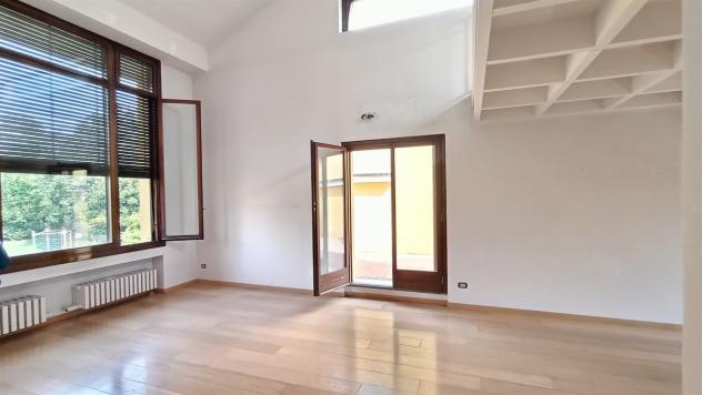 LESMO COUNTRY: 5 locali con tripli servizi e terrazzo. Cantina e Poss. box doppio. - Foto 18
