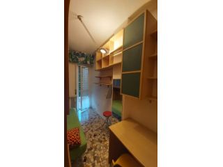 Camera x Ragazza in Grande Appartamento