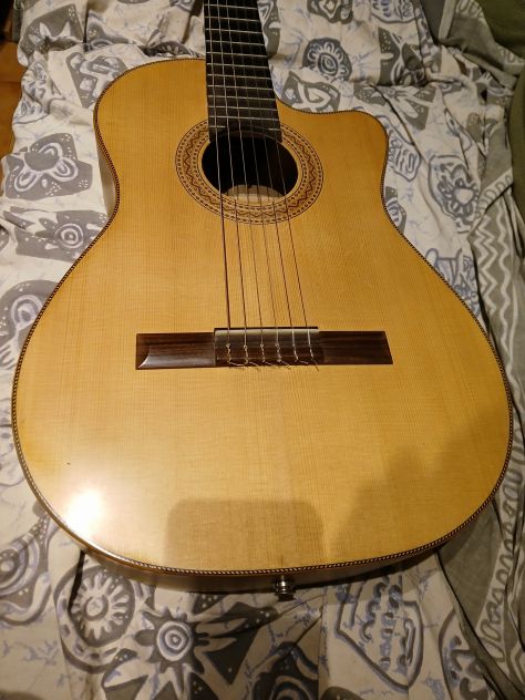 Chitarra classica di liuteria, elettrificata, spalla mancante - Foto 7