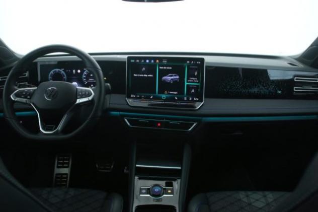 VOLKSWAGEN Tiguan 2.0 TDI 150 CV DSG R-Line IQ.light LED performance rif. 22640312 - Foto 9