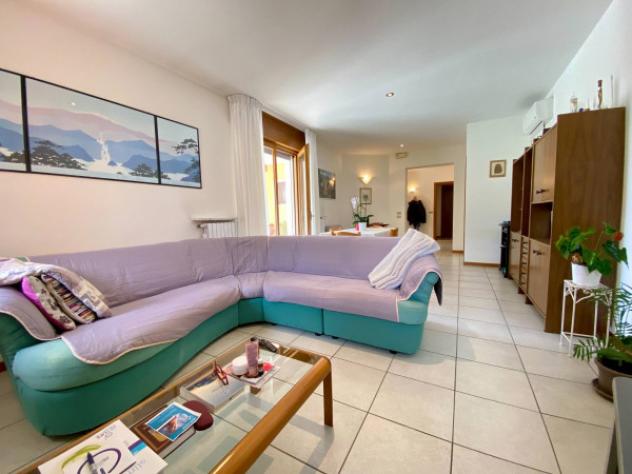 Villa di 183 m² con 5 locali e box auto in vendita a Cadoneghe - Foto 2