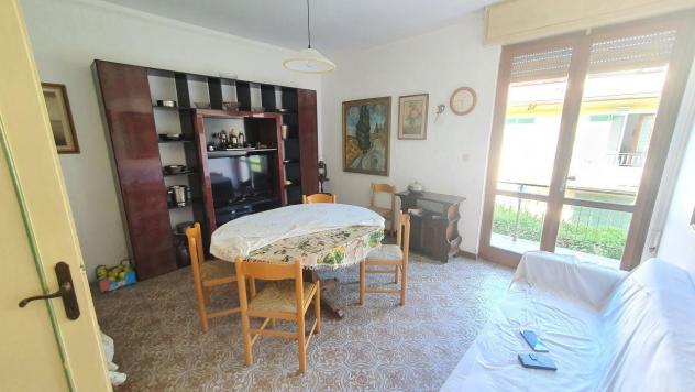 appartamento in vendita a Massa in zona Marina di Massa