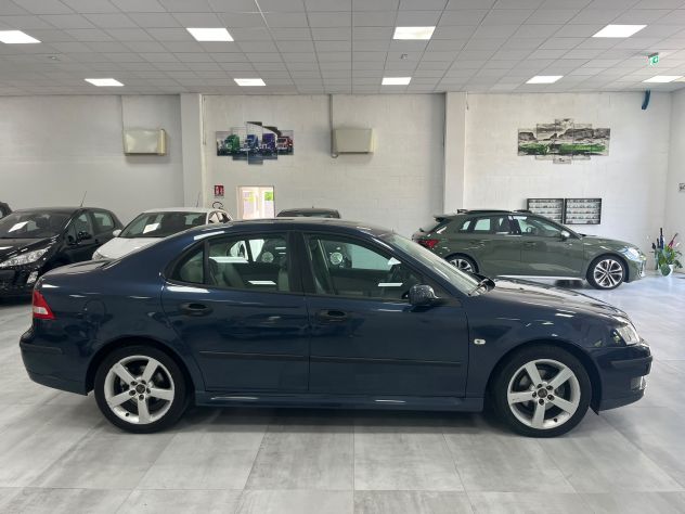 Saab 9-3 Sedan 2.2 tid Arc - Foto 4