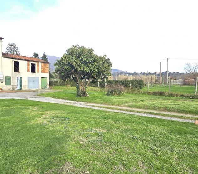 Fienile in vendita a Marlia - Capannori 200 mq Rif: 1311529