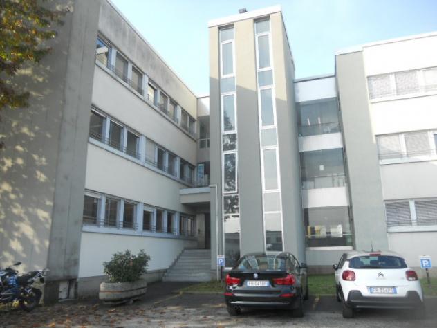 Immobile di 393 m² con più di 5 locali in affitto a Lainate - Foto 2