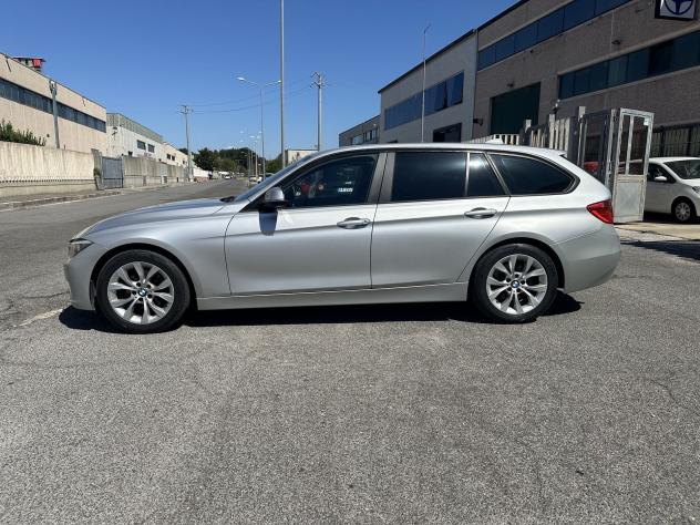 BMW Serie 3 318d Touring Auto - Foto 3
