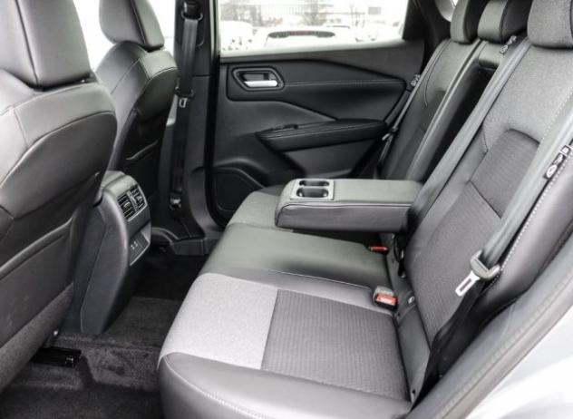 NISSAN Qashqai MHEV 140 CV N-Connecta .+Pack Winter+Head Hu 10.8" rif. 23716752 - Foto 6