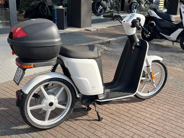 Askoll eS1 Doppia batteria scooter 50 elettrico - Foto 2