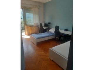 VIA PERGOLESI : 300 euro UTENZE A PARTE