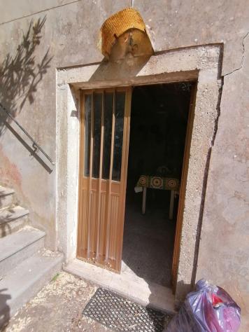 Nella campagna del comune di Sorano, precisamente nella frazione di Montebuono, vendiamo immobile con magazzini vari per un totale di 110mq e piccolo - Foto 9