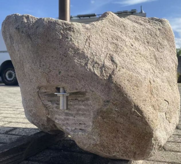 Fontana in granito ricavata da un antico mortaio - Foto 6