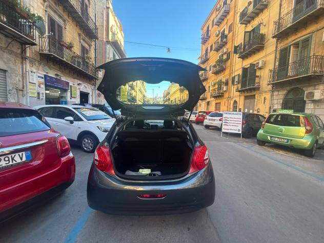 Peugeot 208 1.2 VTi 82 CV 5 porte FINANZIABILE - Foto 3