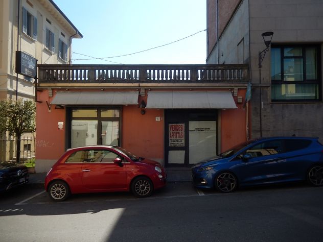 Da privato ,fornovo locale vendesi o affittasi