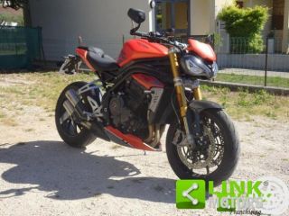 TRIUMPH Speed Triple 1200 RS rif. 24028837