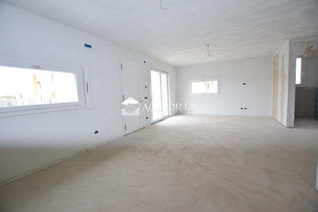 CASA INDIPENDENTE di 5 vani e di 161 mq (VEDELAGO) rif. ZI148 - Foto 8