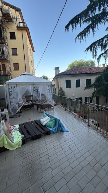 Camera singola luminosa in centro a Treviso – ampio appartamento con terrazzo - Foto 3
