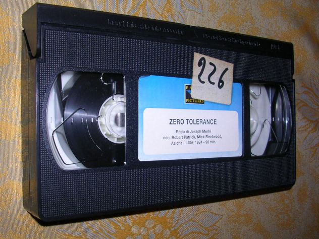 ZERO TOLERANCE - Foto 4
