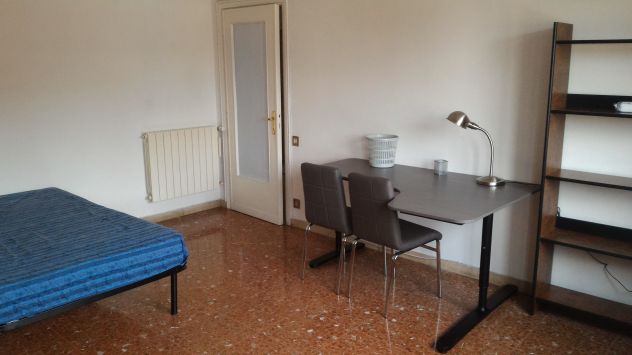 Camera grande in affitto in via Ippolito Rosellini - Foto 3