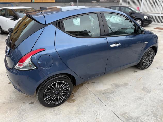 Lancia Ypsilon 1.0 FireFly 5 porte S&S Hybrid Alberta Ferretti - Foto 5