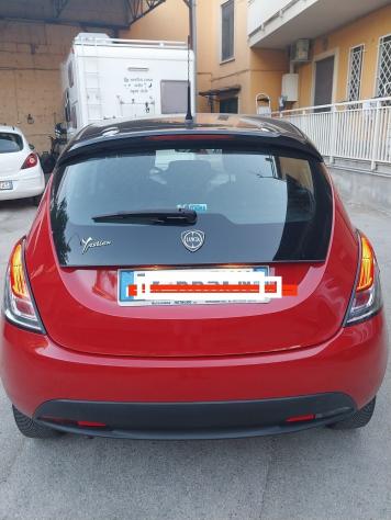 Lancia Ypsilon 1.2 69 CV 5 porte S&S Platinum Black&Red - Foto 2