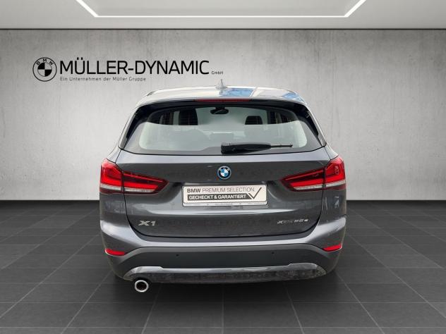 BMW X1 xDrive25e ADVANTAGE LED NAVI PANO BI-ZONA PDC - Foto 4