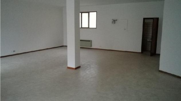 Immobile di 100 m² con 1 locale in vendita a Carpi