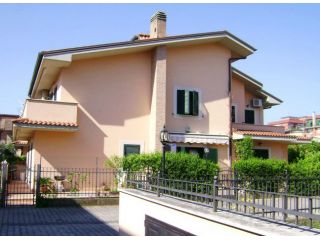 Appartamento a Ciampino, zona Morena, vicino stazione FS