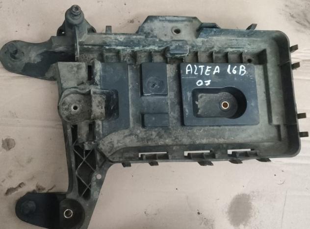 STAFFA SUPPORTO BATTERIA SEAT Altea Berlina diesel 1.6 (04)