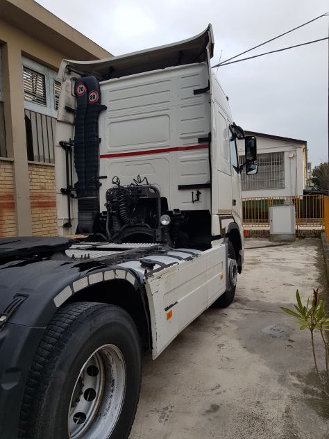 Autocarro USATO VOLVO FH460 E3 - Foto 5