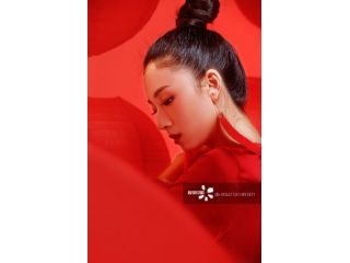 Sono una bellissima massaggiatrice, sensuale, disponibile e paziente.