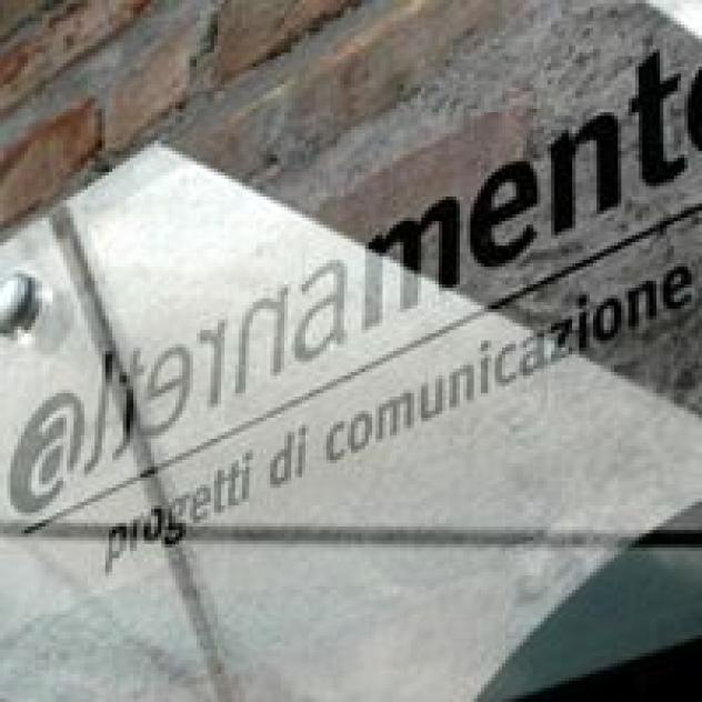 Alternamente