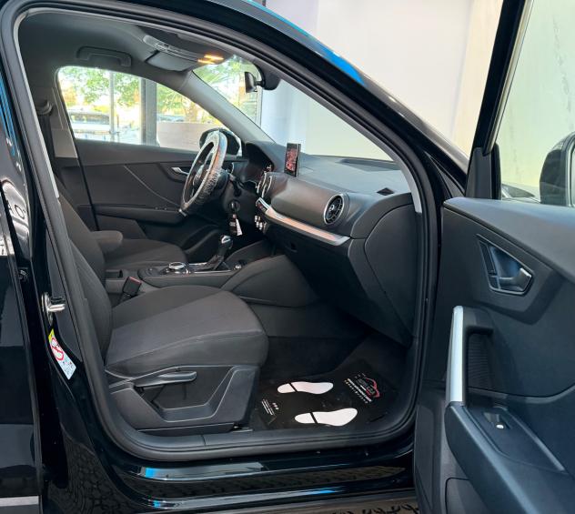 Audi Q2 35 TDI quattro S tronic Business Plus - Foto 7