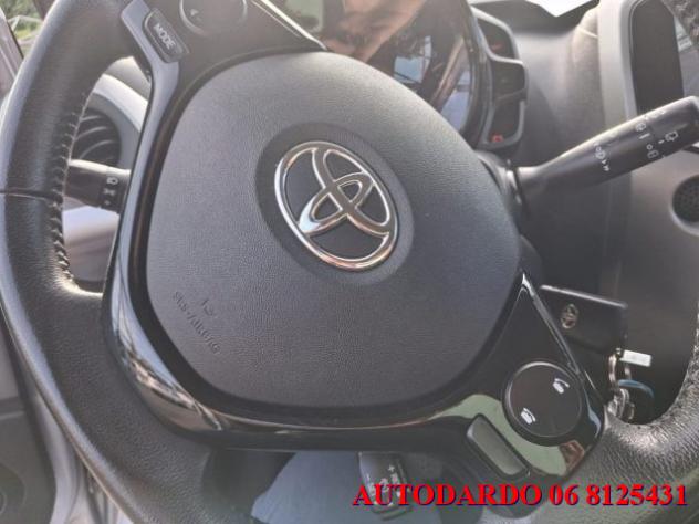 TOYOTA Aygo 1.0 VVT-i 69 CV 5 porte x-cool rif. 23878299 - Foto 10