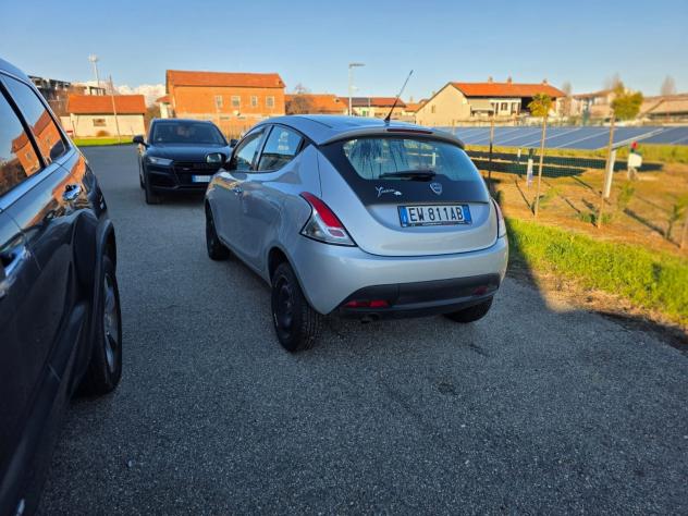 Lancia Ypsilon 0.9 TwinAir 85 CV 5 porte Metano Ecochic Silver - Foto 3