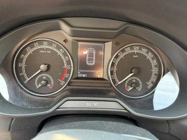 Škoda Octavia 2.0 TDI CR DSG Executive - Foto 10