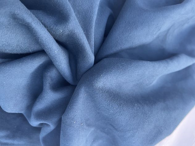 K44 Pelle camoscio blu per Abbigliamento e Automotive - Sp. 0,5