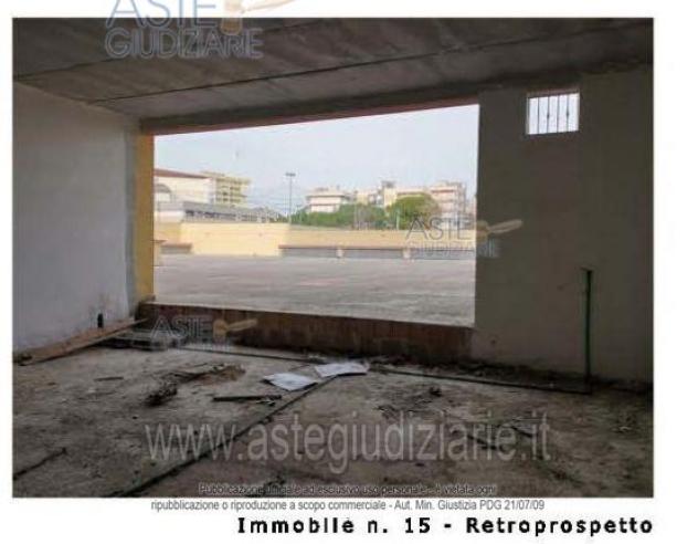 IMMOBILI-IMMOBILE COMMERCIALE-Via Ponchielli, 8/ABC - Foto 3