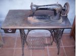 Macchina da cucire SINGER produzione anno 1892. Pezzo d'antiquariato.