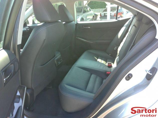 LEXUS - IS - Hybrid Luxury - Foto 10