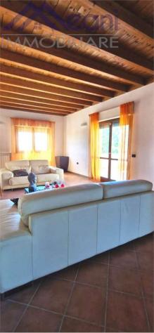 482 L - APPARTAMENTO IN VILLA CON TRAVI A VISTA, TERRAZZO, CANTINA E BOX - Foto 4