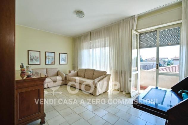 Villa di 449 m² con più di 5 locali e box auto in vendita a Meda