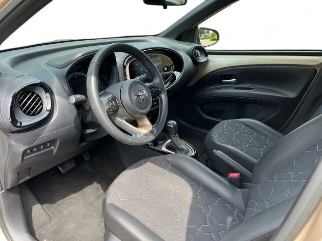 Toyota Aygo X 1.0B (72 CV) Lounge S-CVT - Foto 7