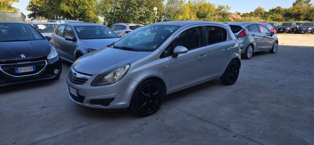 Opel Corsa 1.4 16V 5 porte Cosmo