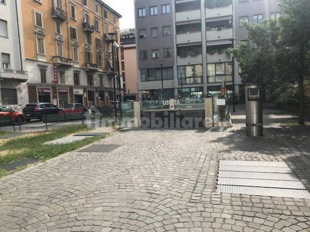 milano via adda 9 posti meccanizzati in affitto 190/mese tutto incluso